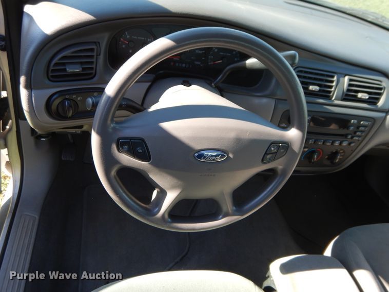 image for item FI9926 2003 Ford Taurus