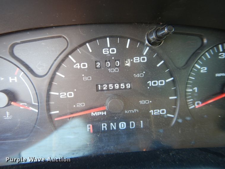 image for item FI9926 2003 Ford Taurus