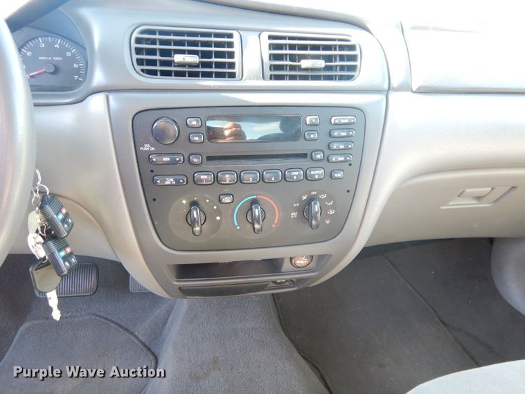 image for item FI9926 2003 Ford Taurus