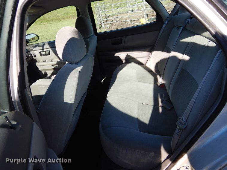 image for item FI9926 2003 Ford Taurus