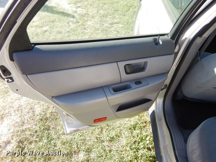 image for item FI9926 2003 Ford Taurus