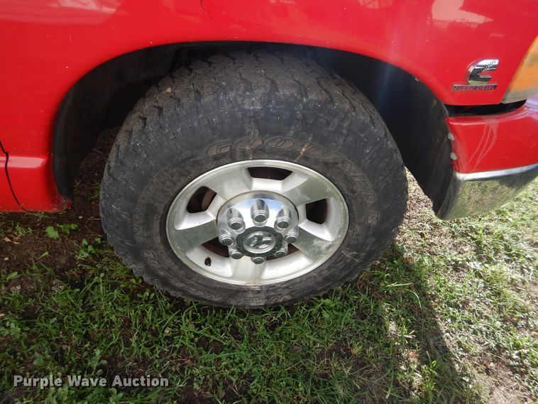 image for item FI9929 2003 Dodge Ram 2500 Quad Cab flatbed pickup truck