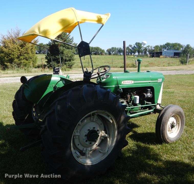 image for item FI9943 Oliver 550 tractor