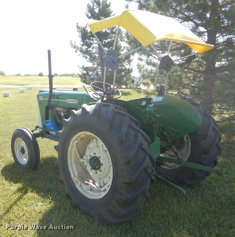 image for item FI9943 Oliver 550 tractor