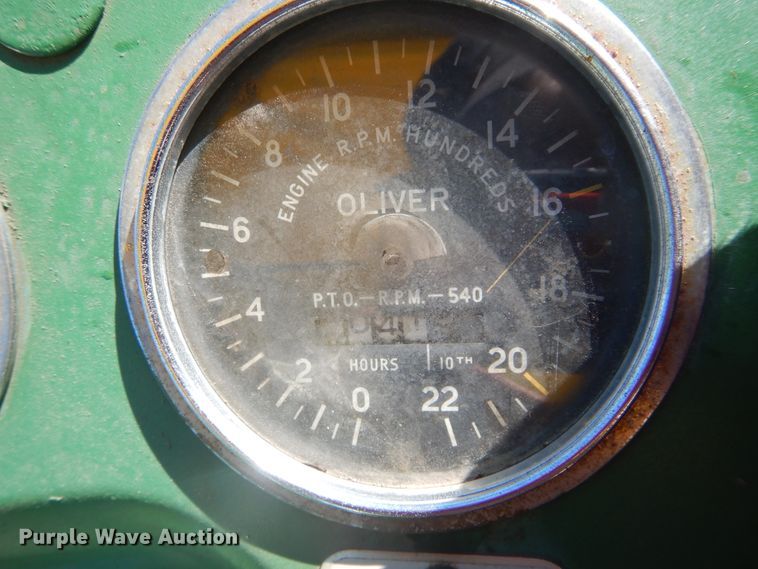 image for item FI9943 Oliver 550 tractor
