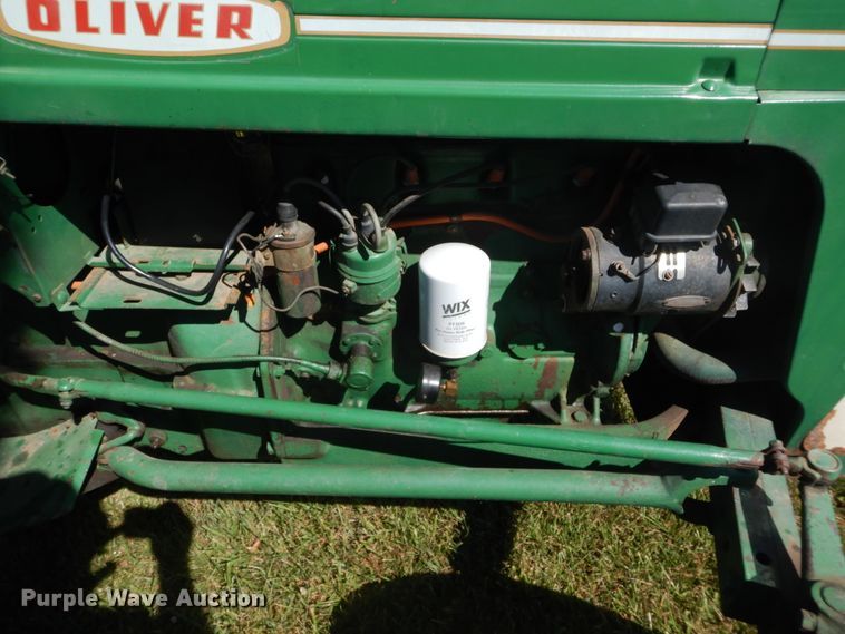 image for item FI9943 Oliver 550 tractor
