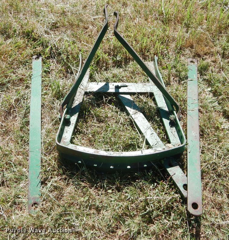 image for item FI9943 Oliver 550 tractor