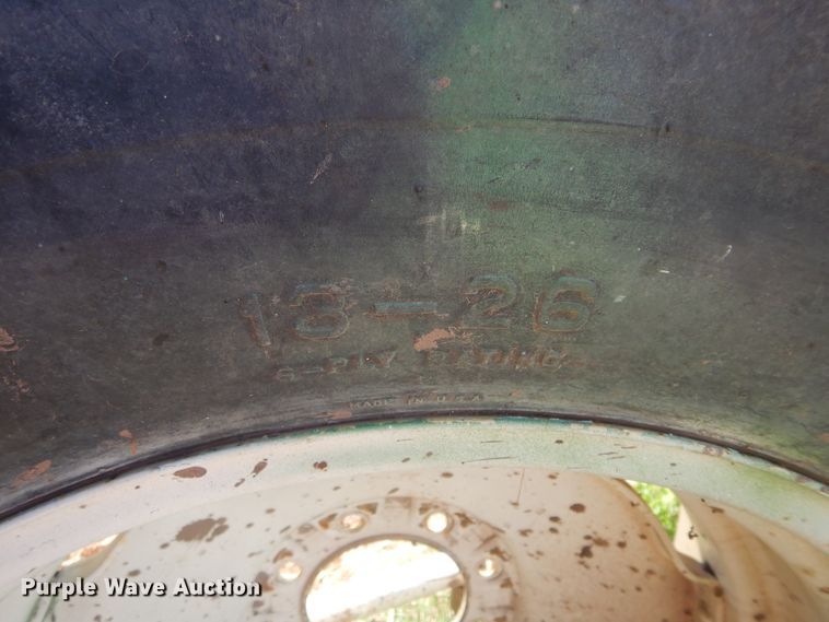 image for item FI9943 Oliver 550 tractor