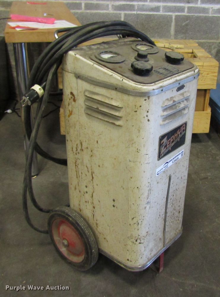 image for item FJ9689 Zyphyr KC2/6-060 battery charger