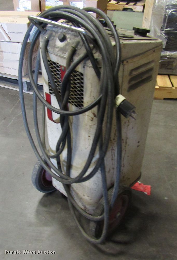 image for item FJ9689 Zyphyr KC2/6-060 battery charger