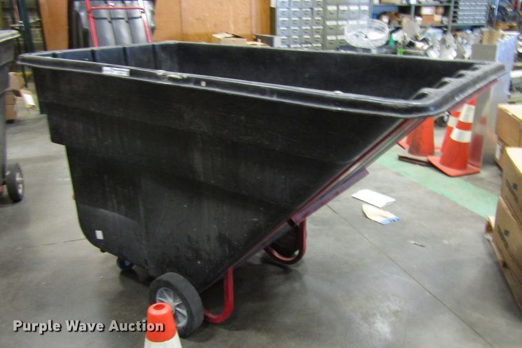 image for item FJ9692 (3) Rubbermaid dump carts
