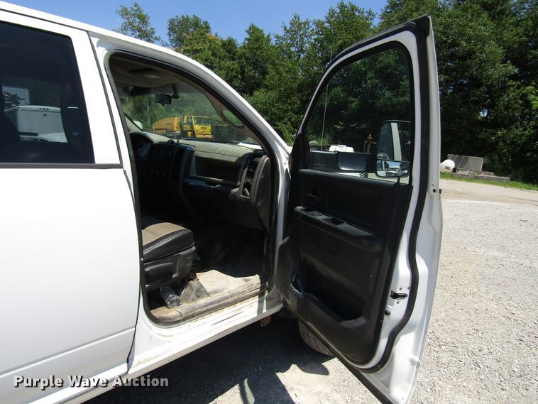 image for item FJ9711 2012 Dodge Ram 5500 Crew Cab flatbed truck