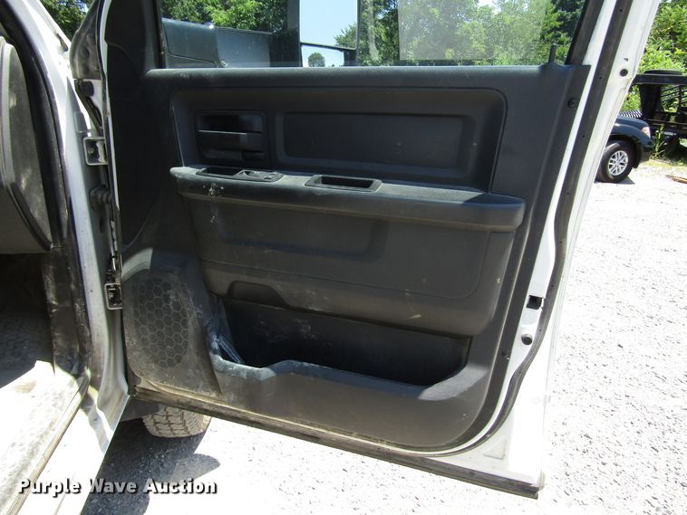 image for item FJ9711 2012 Dodge Ram 5500 Crew Cab flatbed truck