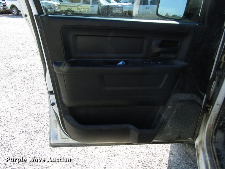 image for item FJ9719 2013 Dodge Ram 1500 Quad Cab pickup truck