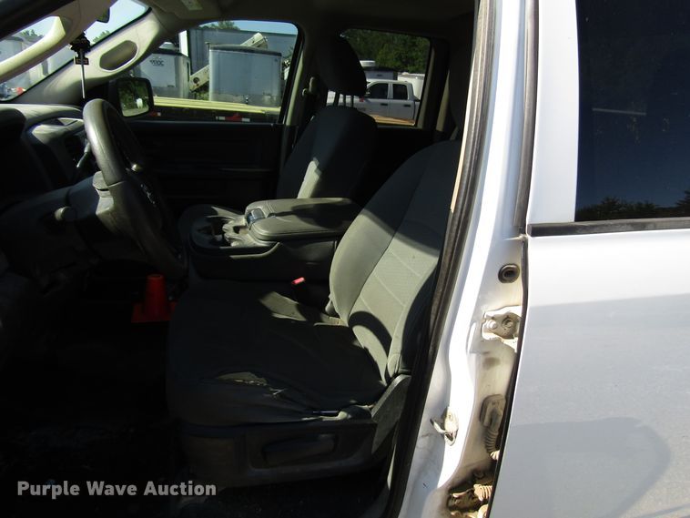 image for item FJ9719 2013 Dodge Ram 1500 Quad Cab pickup truck