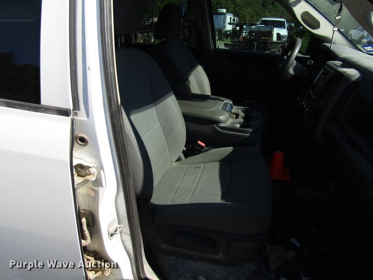 image for item FJ9719 2013 Dodge Ram 1500 Quad Cab pickup truck