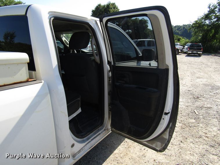 image for item FJ9719 2013 Dodge Ram 1500 Quad Cab pickup truck