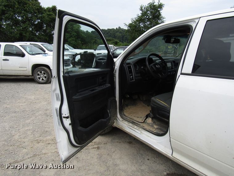 image for item FJ9732 2015 Dodge Ram 1500 Crew Cab pickup truck