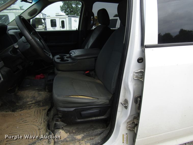 image for item FJ9732 2015 Dodge Ram 1500 Crew Cab pickup truck