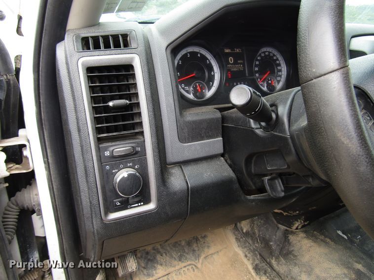 image for item FJ9732 2015 Dodge Ram 1500 Crew Cab pickup truck