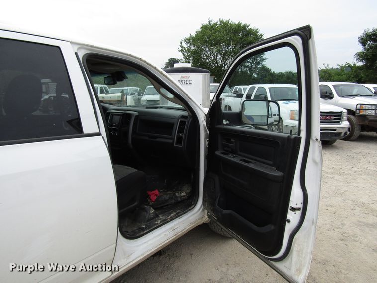 image for item FJ9732 2015 Dodge Ram 1500 Crew Cab pickup truck