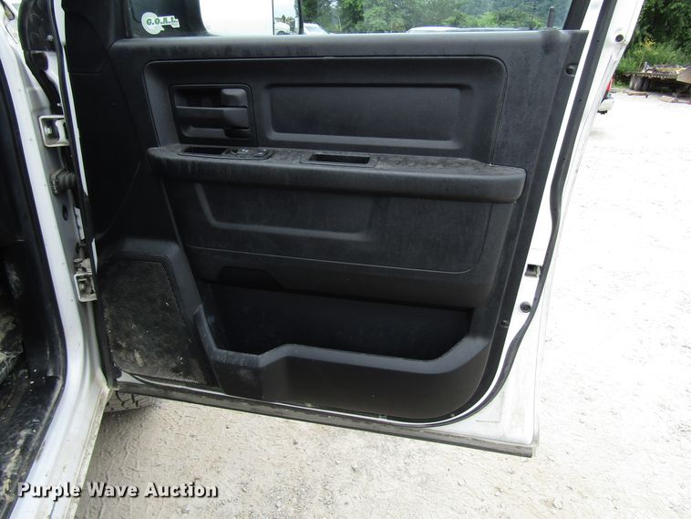 image for item FJ9732 2015 Dodge Ram 1500 Crew Cab pickup truck