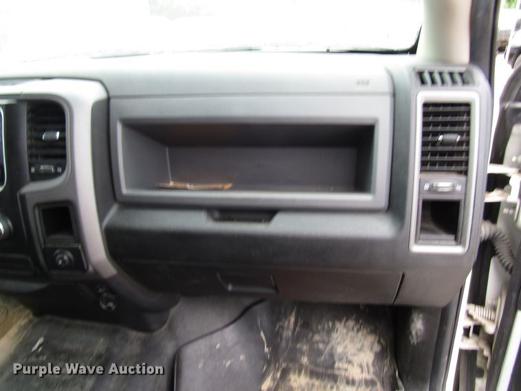 image for item FJ9732 2015 Dodge Ram 1500 Crew Cab pickup truck