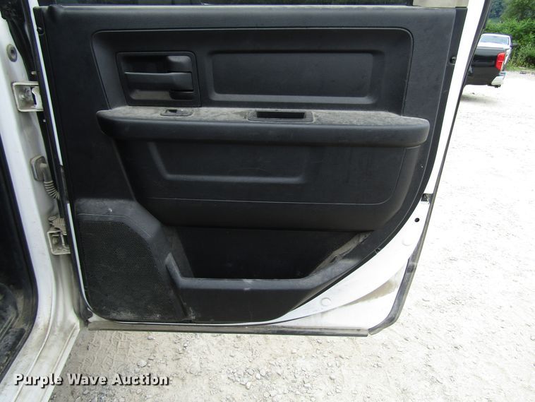 image for item FJ9732 2015 Dodge Ram 1500 Crew Cab pickup truck