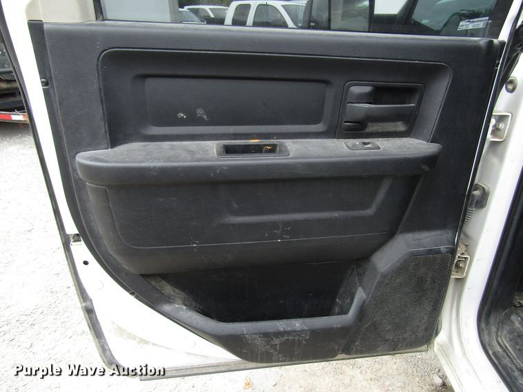 image for item FJ9732 2015 Dodge Ram 1500 Crew Cab pickup truck