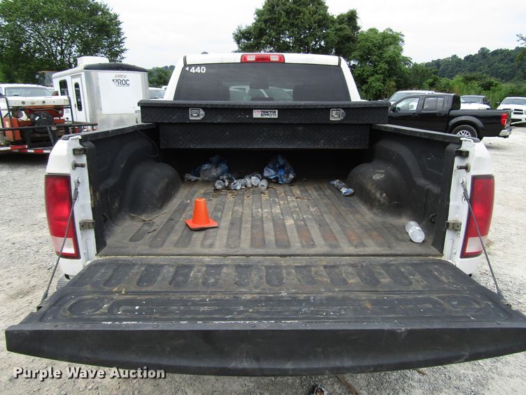 image for item FJ9732 2015 Dodge Ram 1500 Crew Cab pickup truck