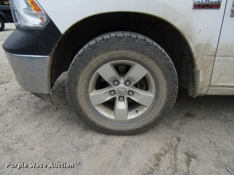 image for item FJ9732 2015 Dodge Ram 1500 Crew Cab pickup truck