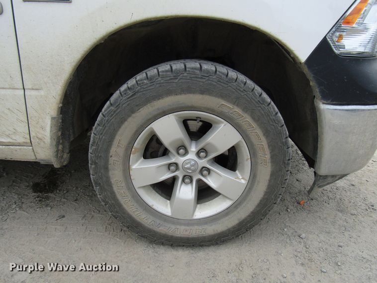 image for item FJ9732 2015 Dodge Ram 1500 Crew Cab pickup truck