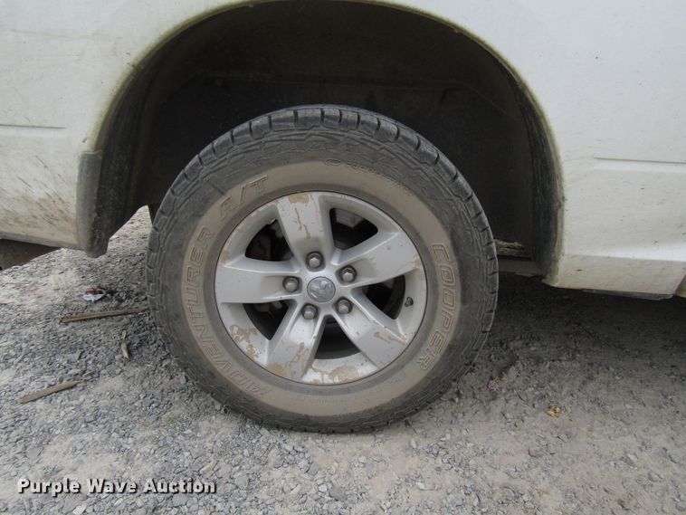 image for item FJ9732 2015 Dodge Ram 1500 Crew Cab pickup truck