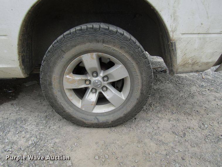 image for item FJ9732 2015 Dodge Ram 1500 Crew Cab pickup truck