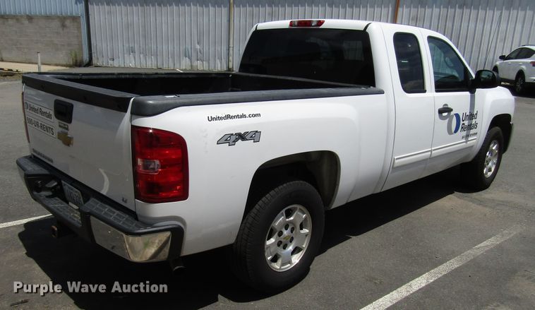 image for item FJ9742 2013 Chevrolet Silverado 1500 Ext. Cab pickup truck