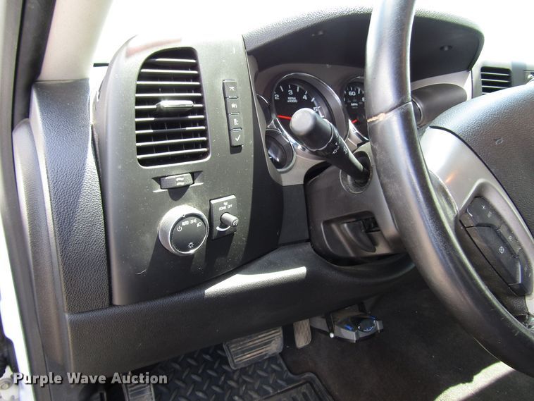 image for item FJ9742 2013 Chevrolet Silverado 1500 Ext. Cab pickup truck