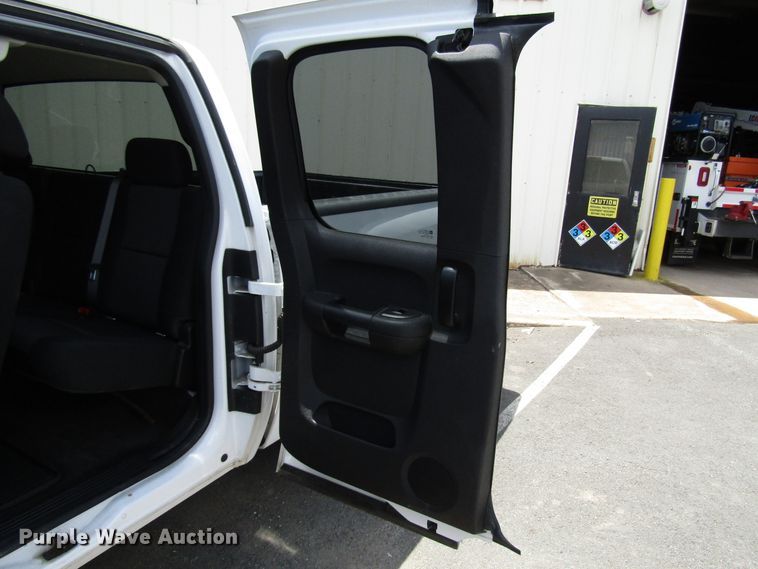 image for item FJ9742 2013 Chevrolet Silverado 1500 Ext. Cab pickup truck