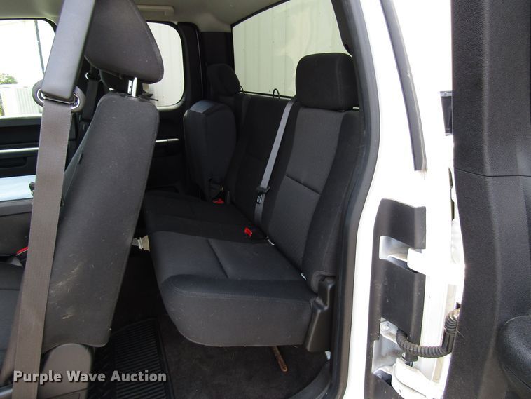 image for item FJ9742 2013 Chevrolet Silverado 1500 Ext. Cab pickup truck