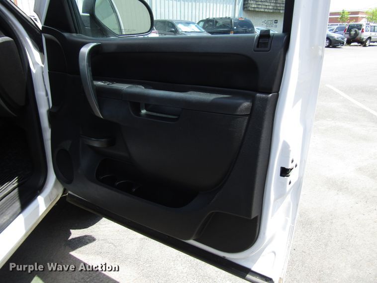 image for item FJ9742 2013 Chevrolet Silverado 1500 Ext. Cab pickup truck