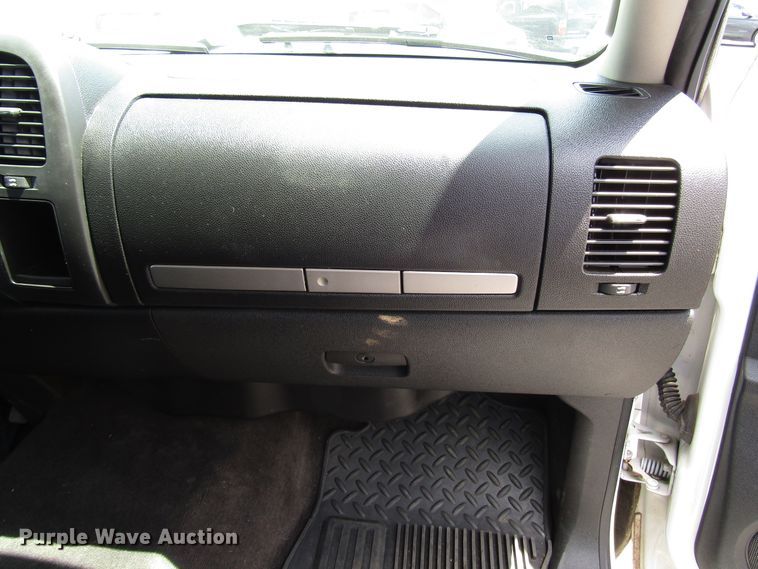 image for item FJ9742 2013 Chevrolet Silverado 1500 Ext. Cab pickup truck