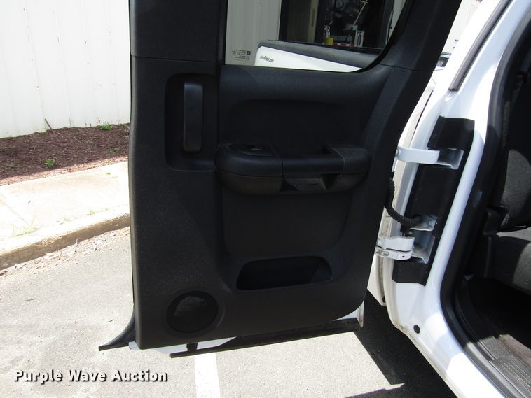 image for item FJ9742 2013 Chevrolet Silverado 1500 Ext. Cab pickup truck