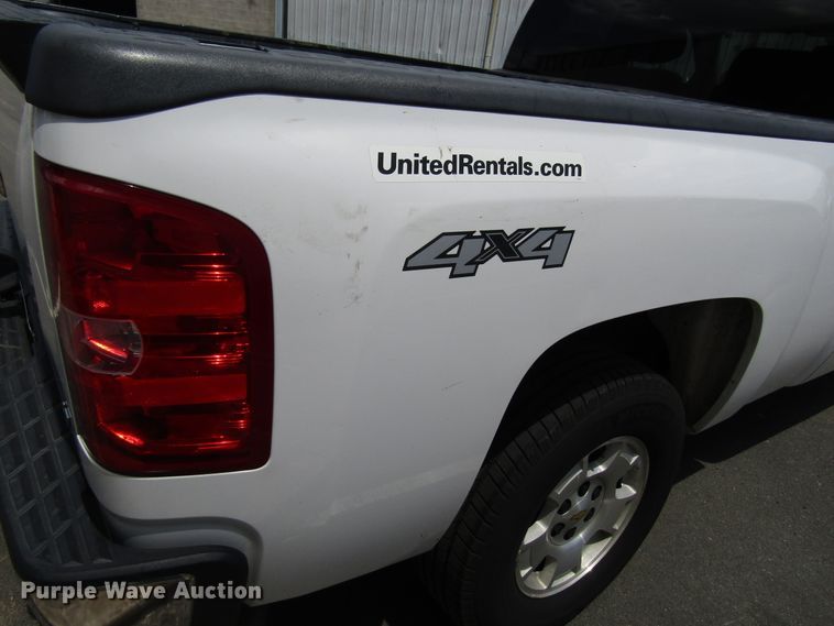 image for item FJ9742 2013 Chevrolet Silverado 1500 Ext. Cab pickup truck