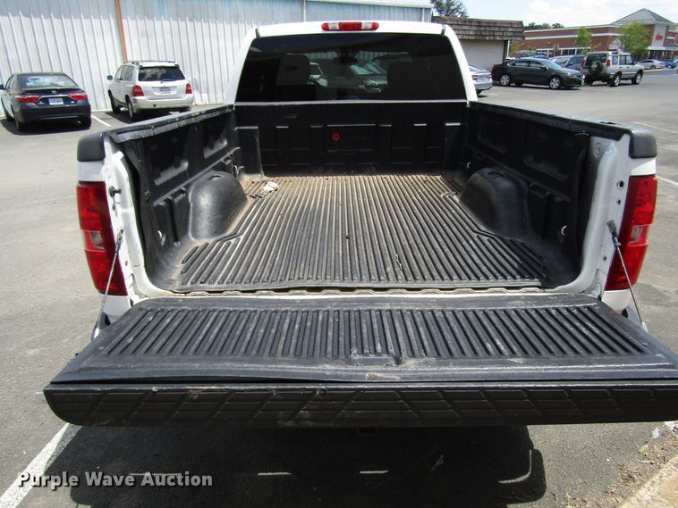image for item FJ9742 2013 Chevrolet Silverado 1500 Ext. Cab pickup truck