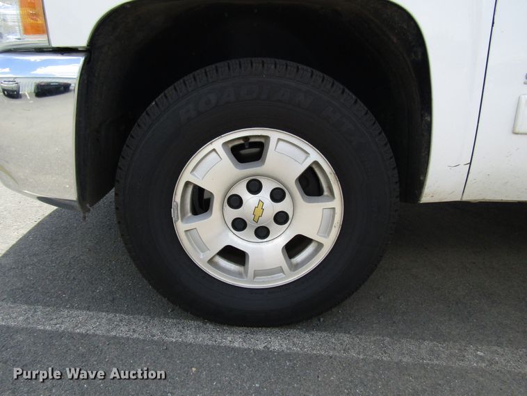 image for item FJ9742 2013 Chevrolet Silverado 1500 Ext. Cab pickup truck