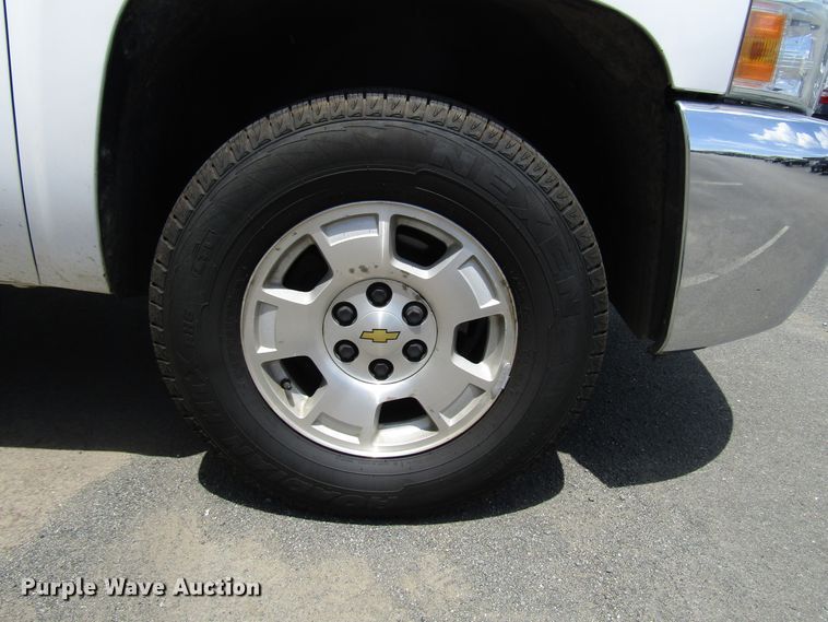 image for item FJ9742 2013 Chevrolet Silverado 1500 Ext. Cab pickup truck