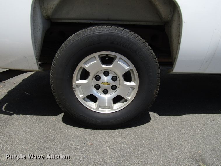 image for item FJ9742 2013 Chevrolet Silverado 1500 Ext. Cab pickup truck