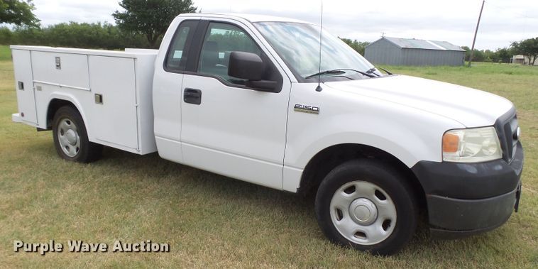 image for item FL9313 2006 Ford F150 utility bed pickup truck