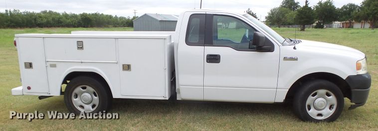 image for item FL9313 2006 Ford F150 utility bed pickup truck