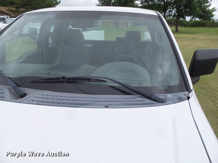 image for item FL9313 2006 Ford F150 utility bed pickup truck