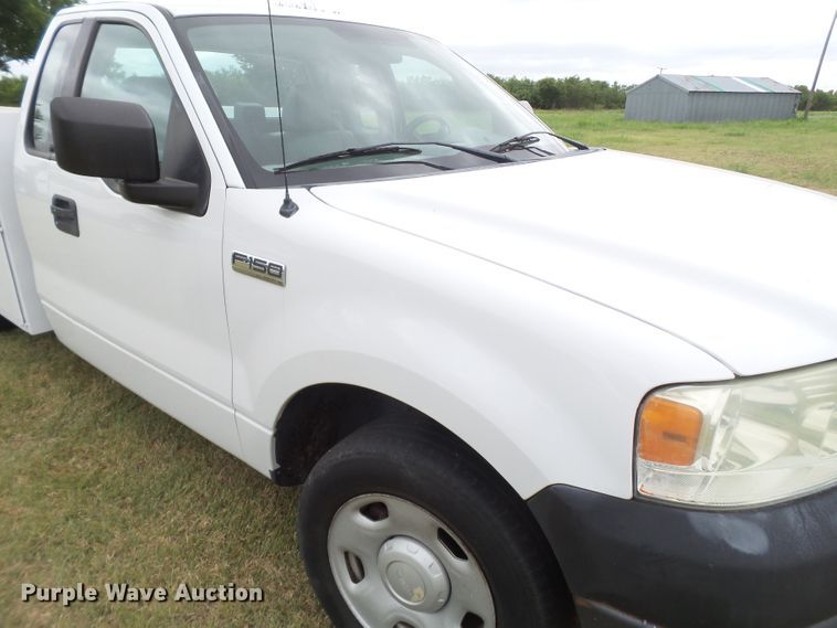 image for item FL9313 2006 Ford F150 utility bed pickup truck